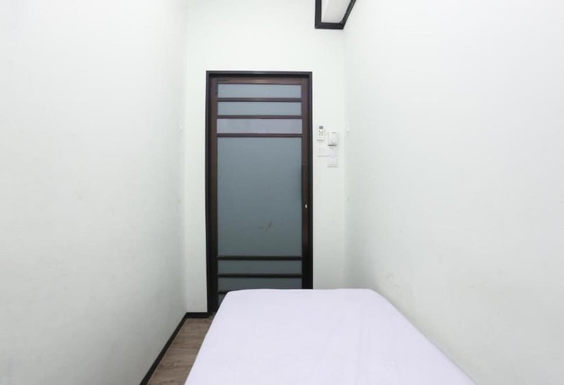 旅馆 Spot On 89795 The Space Inn