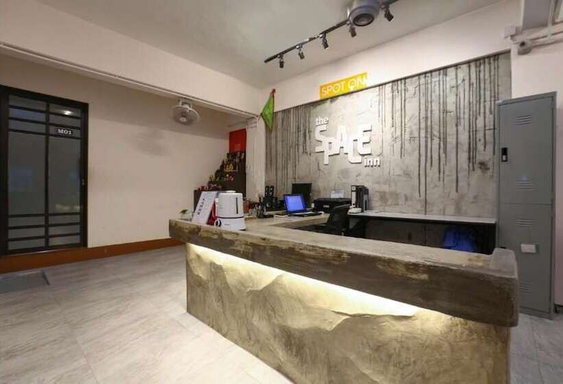 旅馆 Spot On 89795 The Space Inn