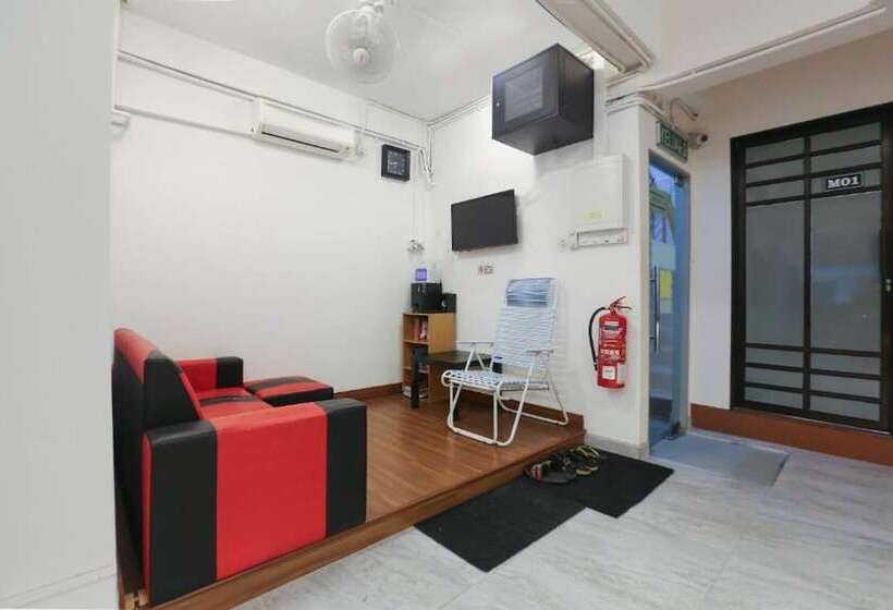 旅馆 Spot On 89795 The Space Inn