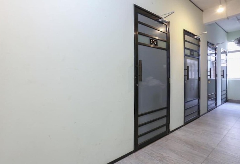 旅馆 Spot On 89795 The Space Inn