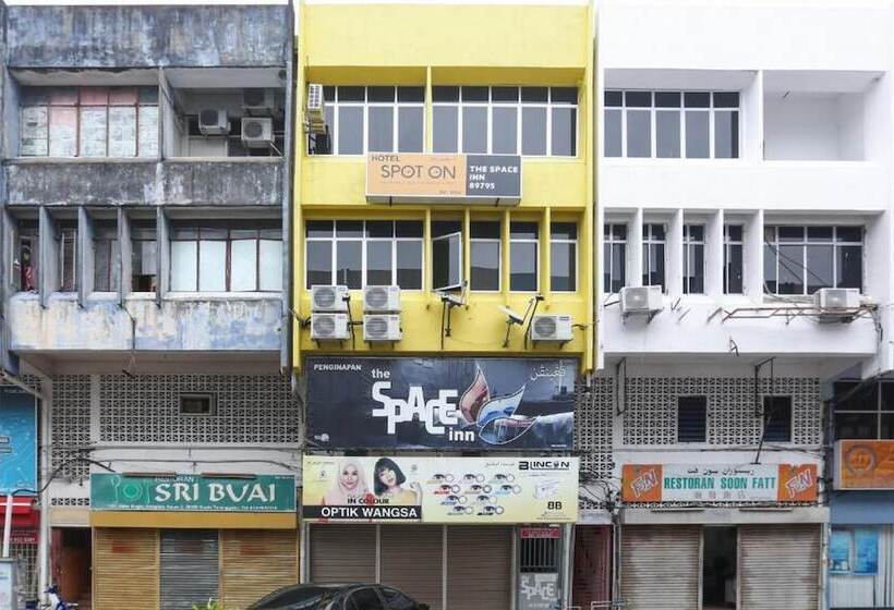 旅馆 Spot On 89795 The Space Inn