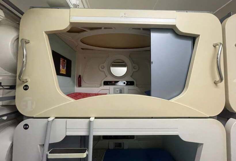 旅馆 Spot On 89795 The Space Inn