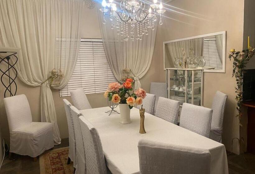 住宿加早餐  Au Plais De Langebaan At Palm Tree Villa