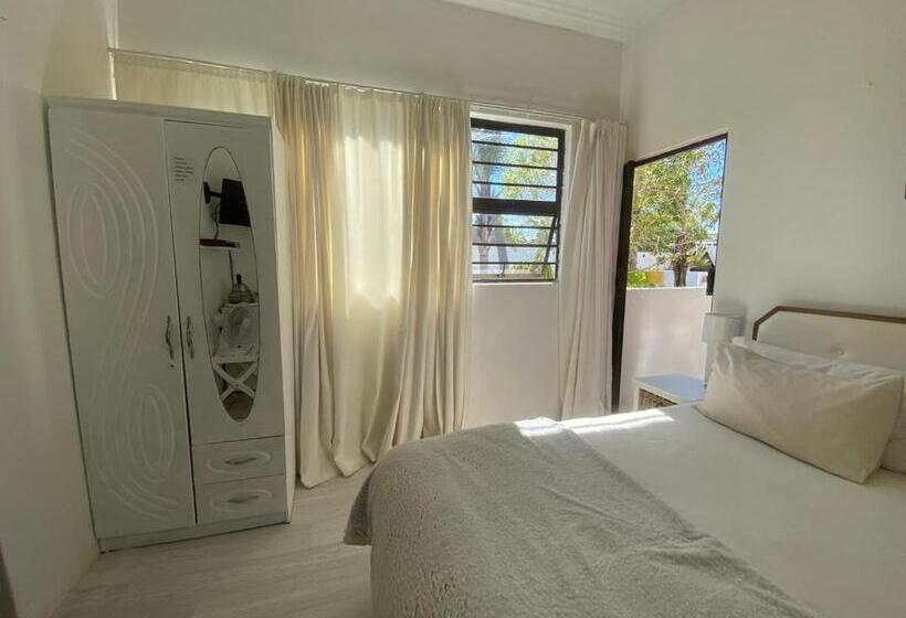 住宿加早餐  Au Plais De Langebaan At Palm Tree Villa