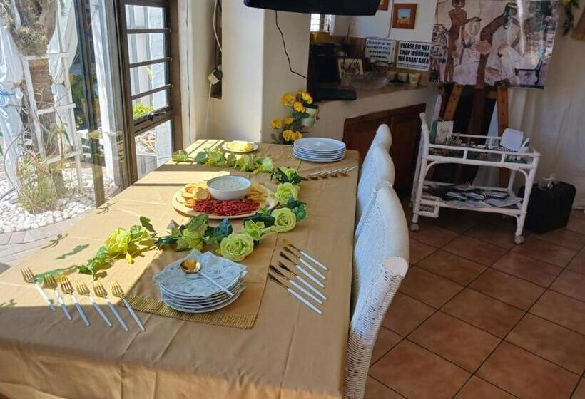 住宿加早餐  Au Plais De Langebaan At Palm Tree Villa