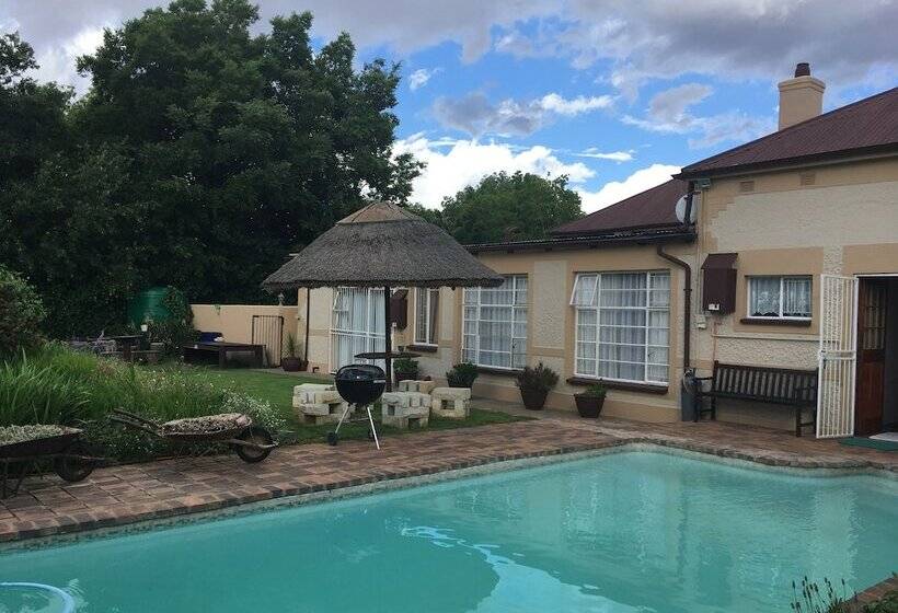 مبيت وإفطار Gewel Guesthouse