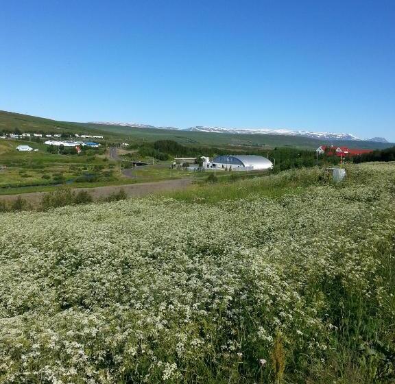 تختخواب و صبحانه Guesthouse Hvitafell
