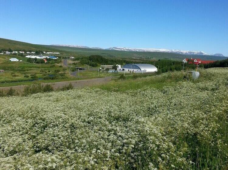 تختخواب و صبحانه Guesthouse Hvitafell