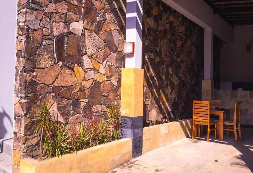 צימר Lazy Inn Kuta Lombok