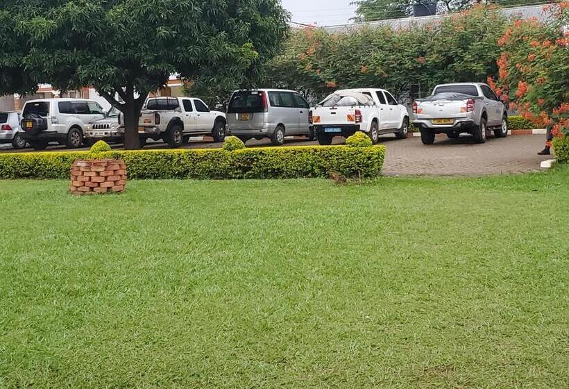 تختخواب و صبحانه Lucia Villas Mbale