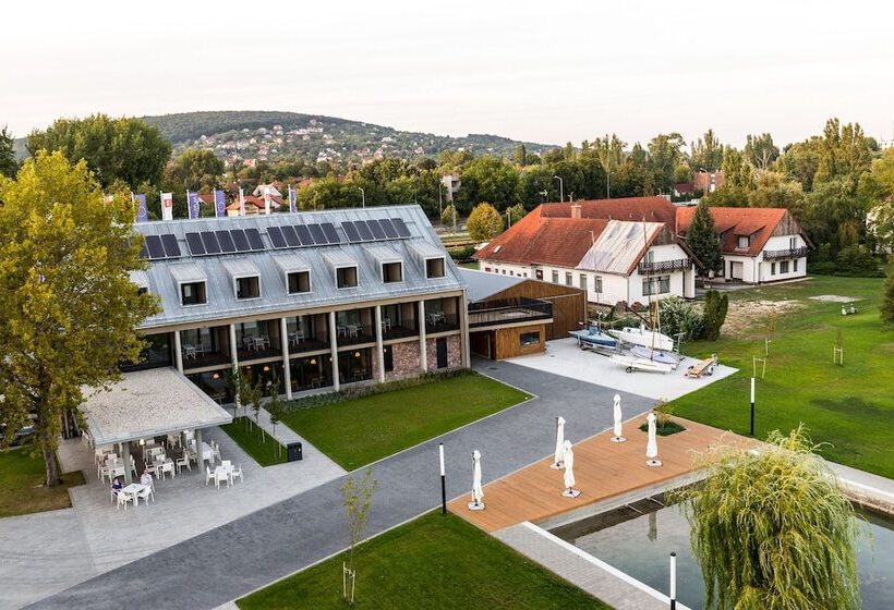 בית מלון כפרי Alsóörs Marina