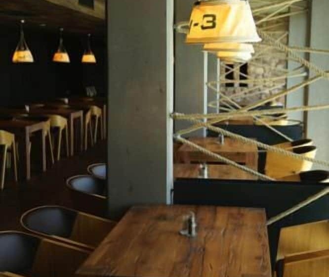 בית מלון כפרי Alsóörs Marina