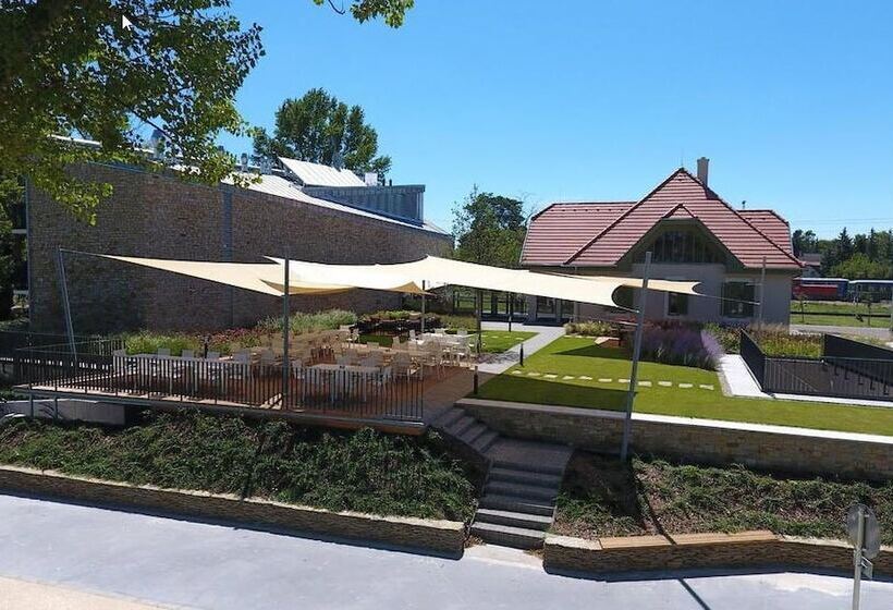 فندق Fenyves Yacht Club Superior