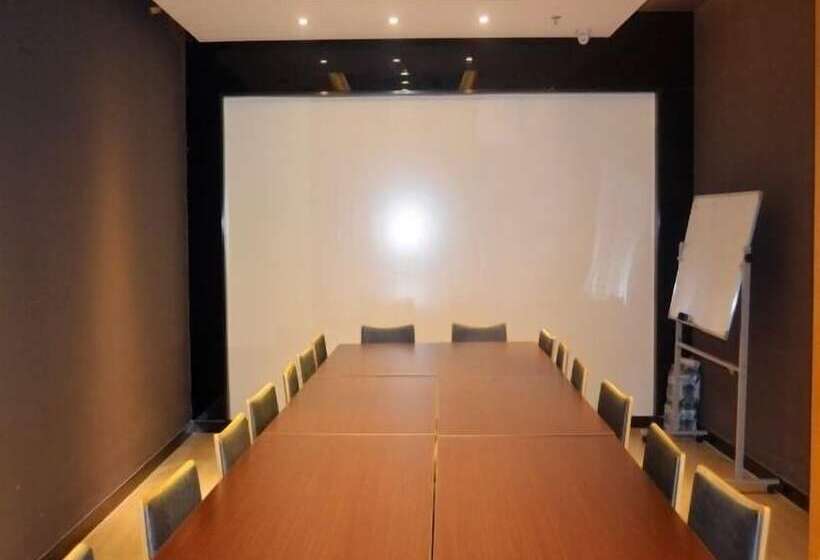 בית מלון כפרי Jinjiang Inn Haikou Jinniu Ling Park