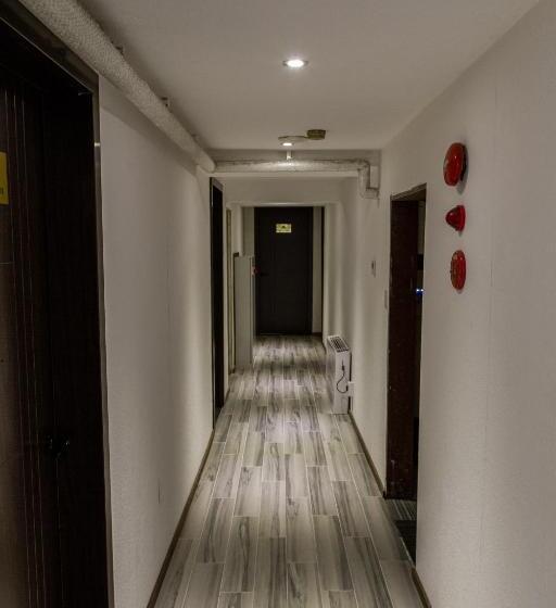 ホテル Powder Temple