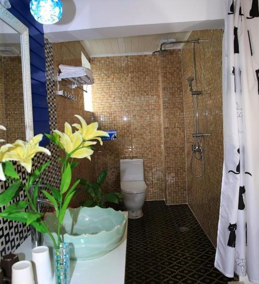 Отель Yangshuo Qingqing