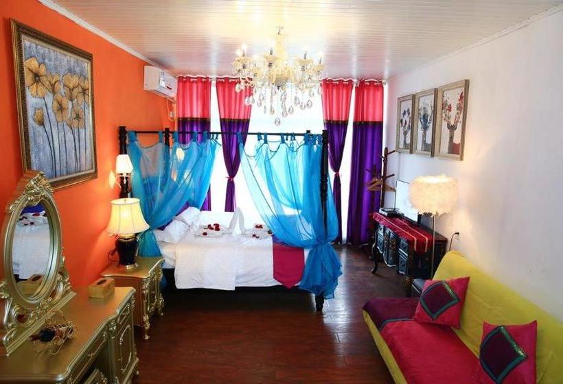 Отель Yangshuo Qingqing