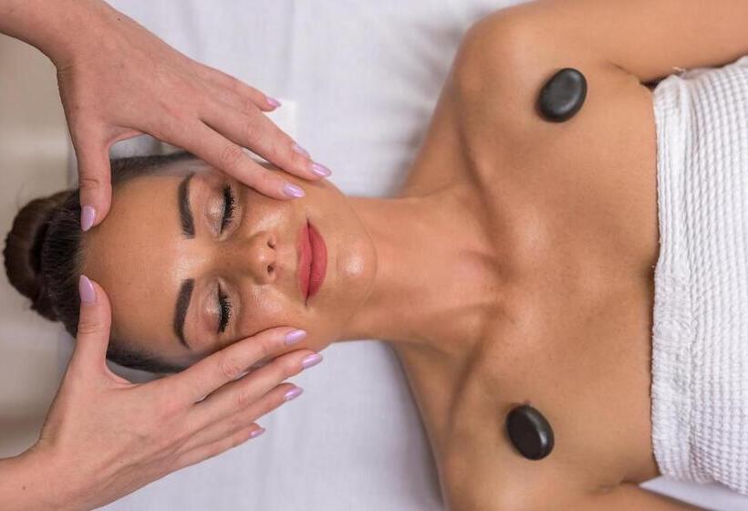 리조트 Wellness & Spa Hotel Villa Regenhart