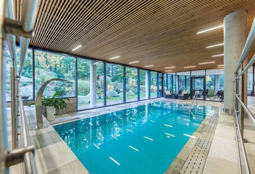 리조트 Wellness & Spa Hotel Villa Regenhart