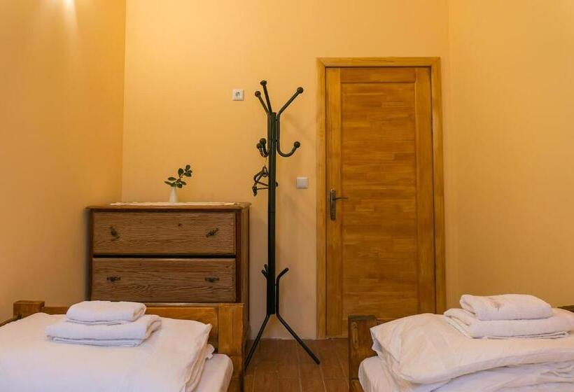 هاستل кімнати в центрі