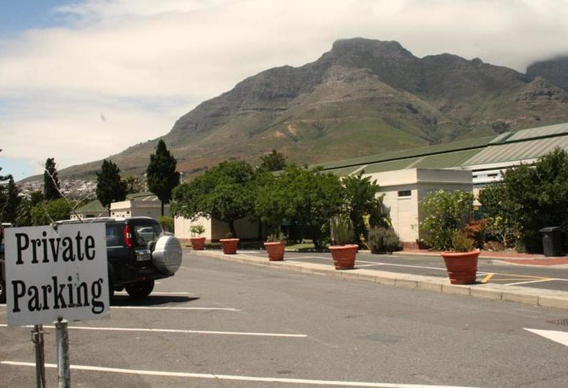 הוסטל Train Lodge