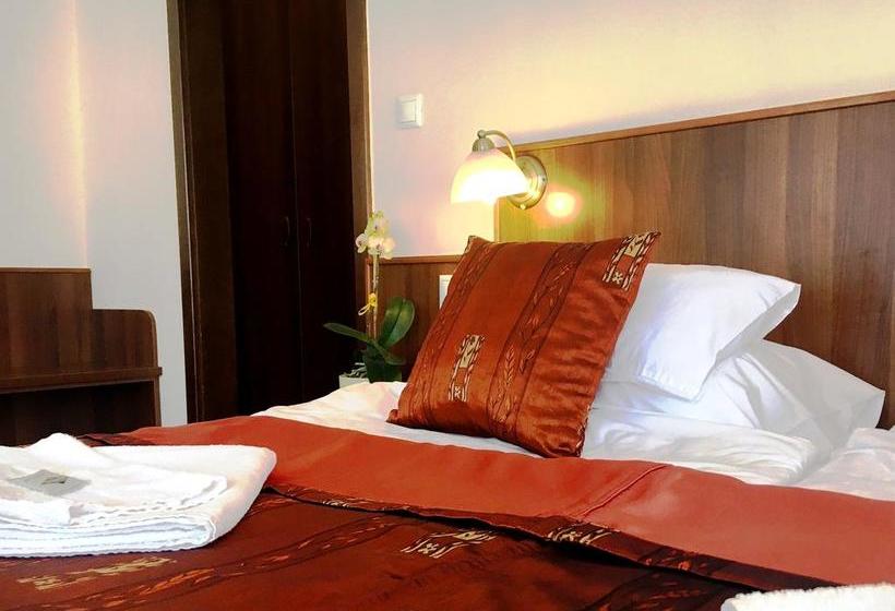 민박 Ambrózia étterem és Panzió