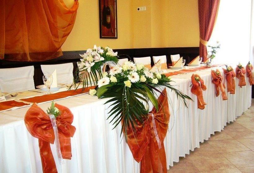 צימר Ambrózia étterem és Panzió