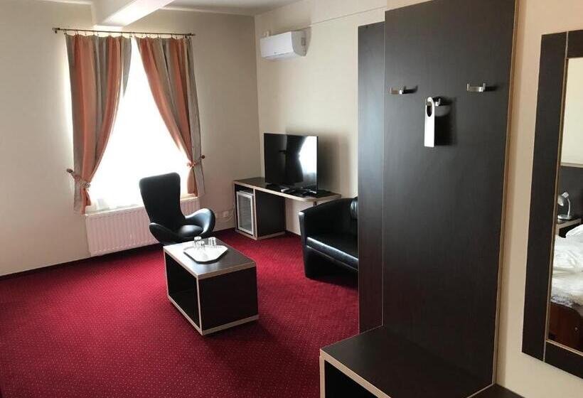 민박 Aranytál Panzió