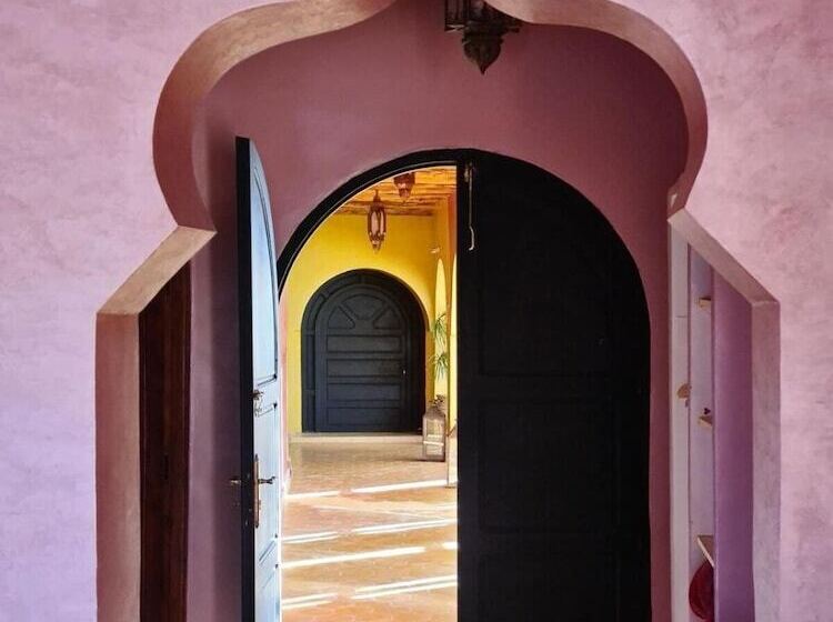 تختخواب و صبحانه Chez Laila