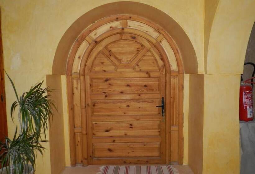 تختخواب و صبحانه Chez Laila