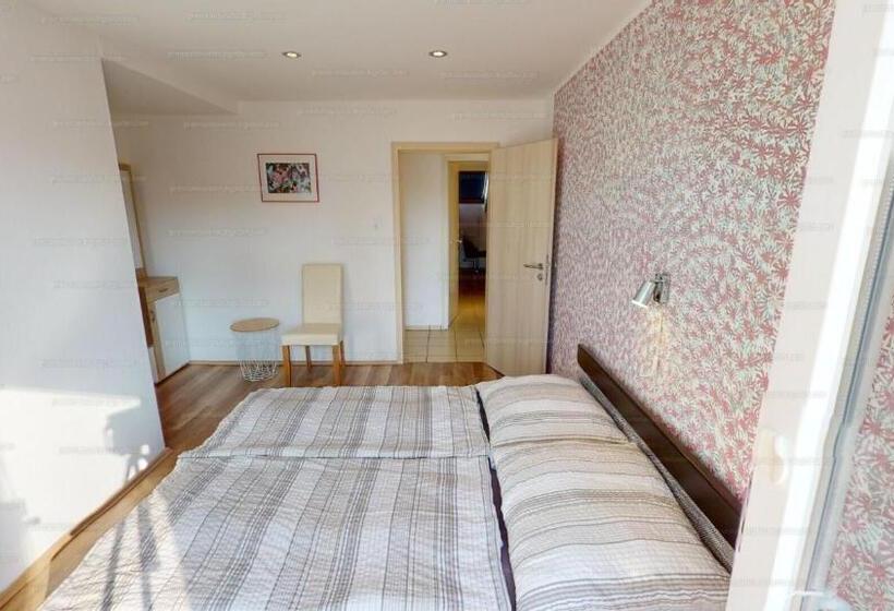 住宿加早餐 Coraline Vendégház