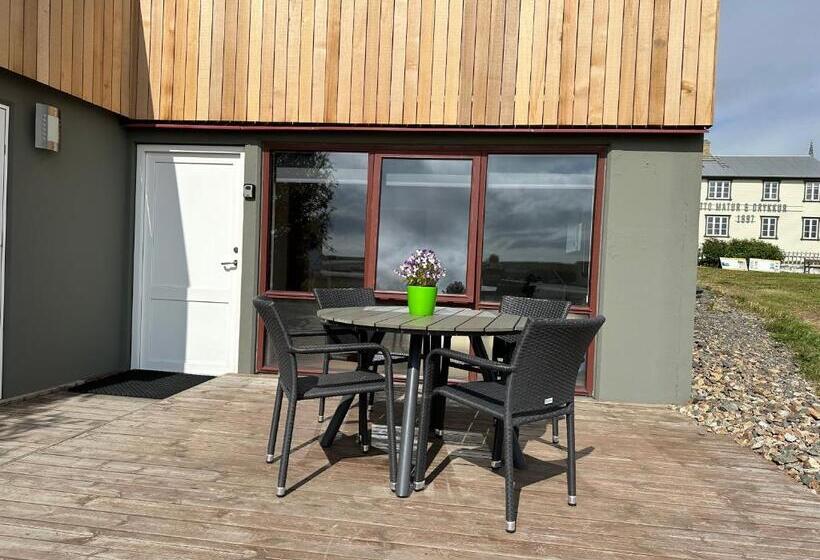 تختخواب و صبحانه Guesthouse Dyngja