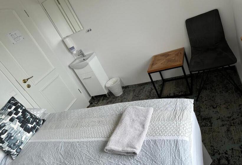 تختخواب و صبحانه Guesthouse Dyngja