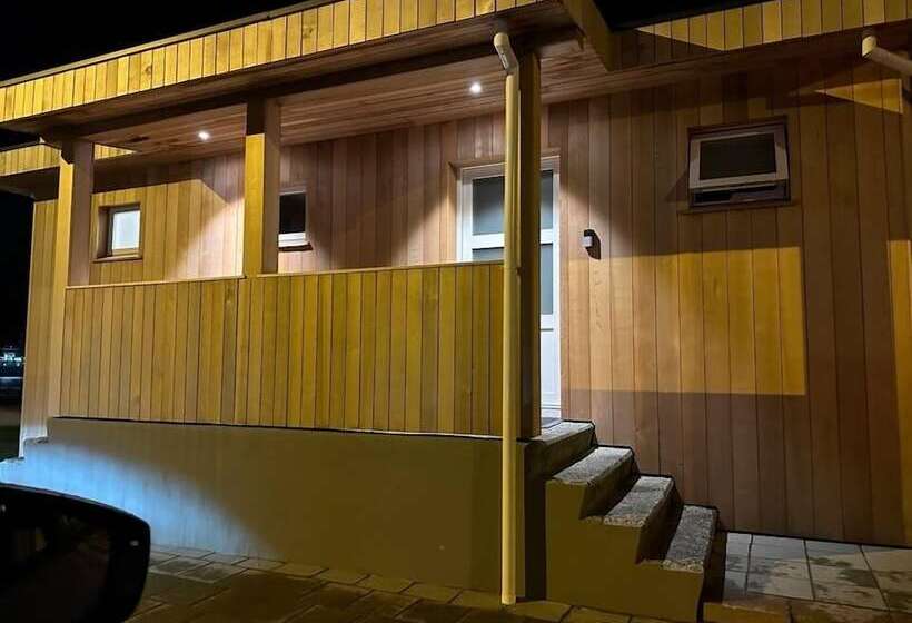 تختخواب و صبحانه Guesthouse Dyngja