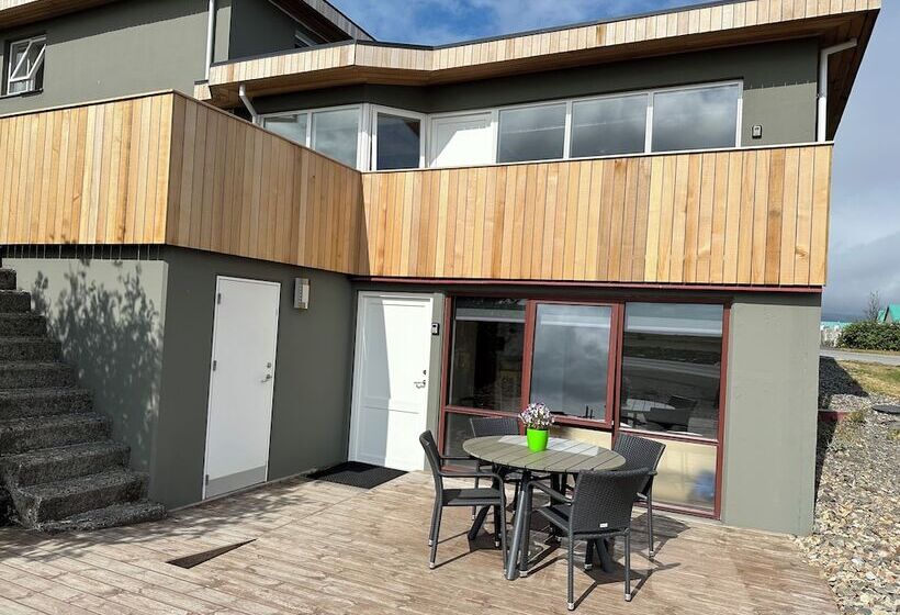 تختخواب و صبحانه Guesthouse Dyngja