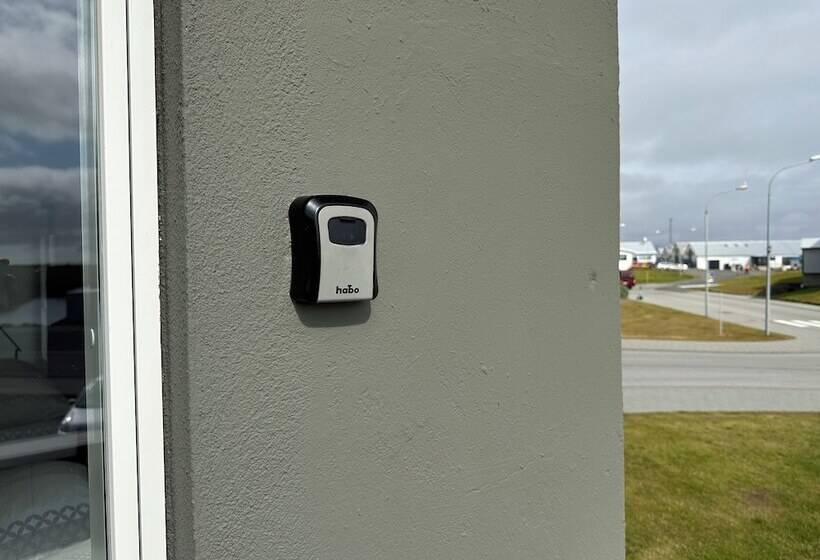 تختخواب و صبحانه Guesthouse Dyngja