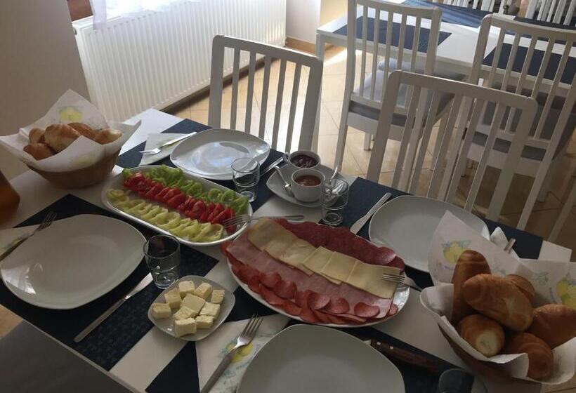 مبيت وإفطار Kolibri Panzió