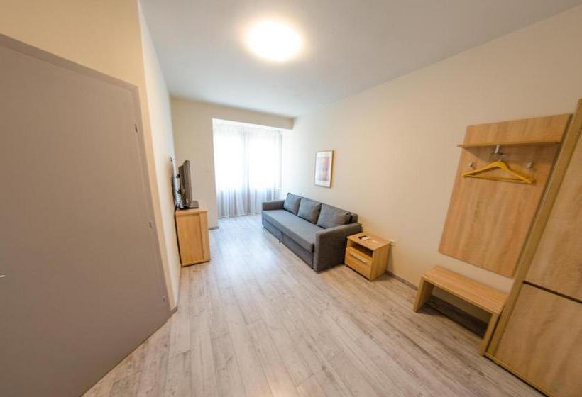 مبيت وإفطار Kolibri Panzió