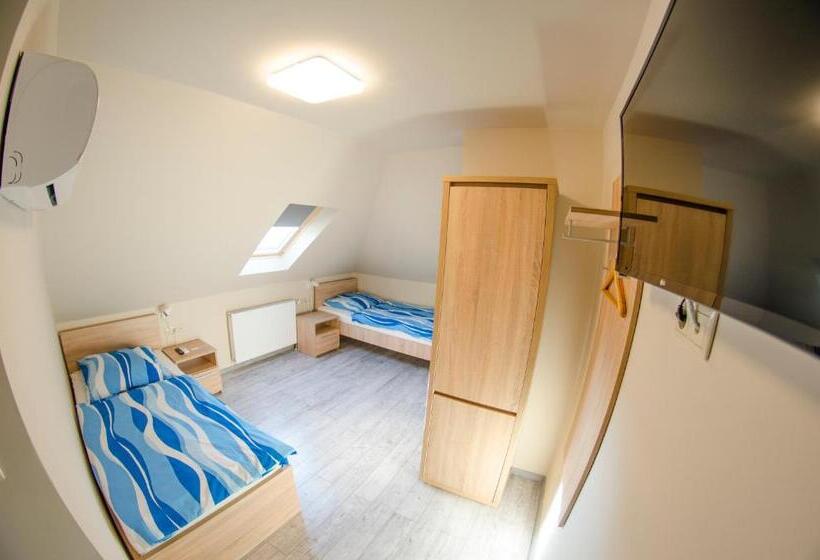 צימר Kolibri Panzió