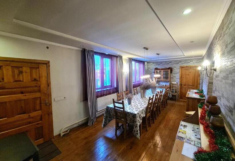 تختخواب و صبحانه Memo's Boutique Guesthouse