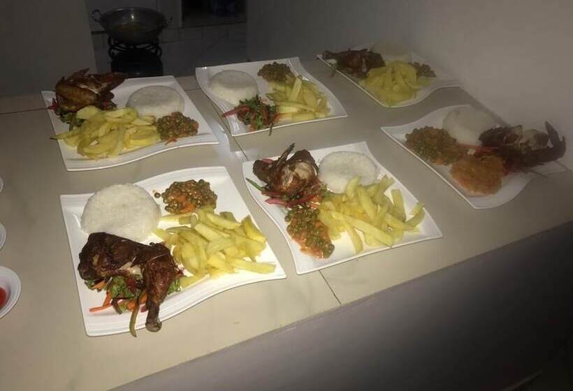 تختخواب و صبحانه Raha Leo Inn