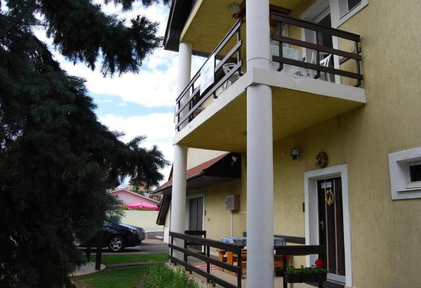 مبيت وإفطار See Vendégház   Siófok