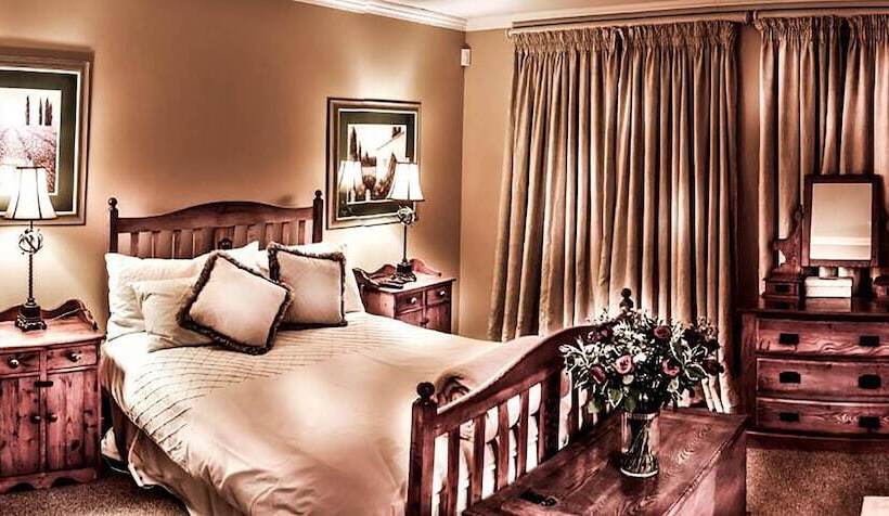 צימר The Farside Country Manor