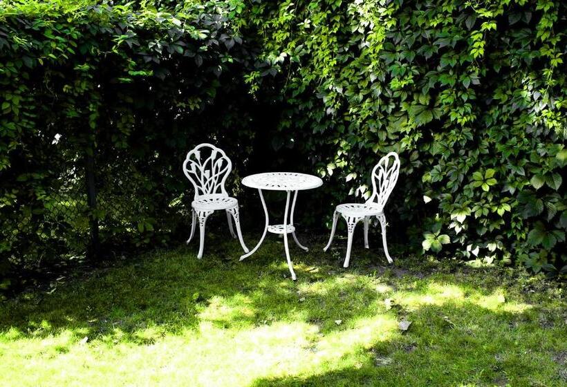 هتل Gostiniy Dvor Non Stop