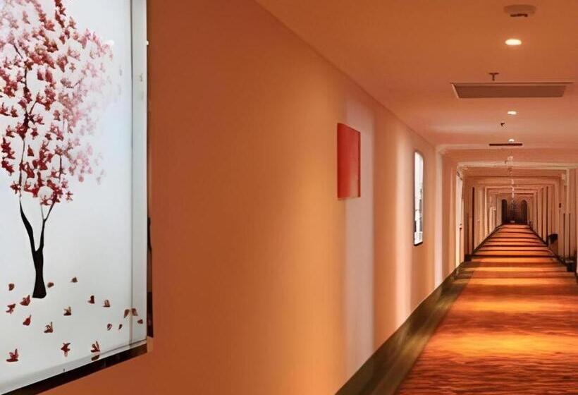 Отель Greentree Inn Xinghua Middle Yingwu Road Express