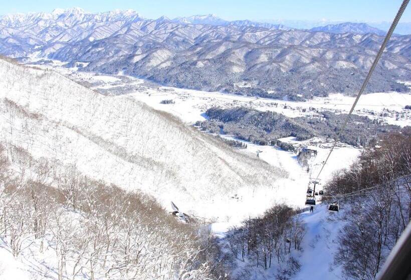 فندق Hakuba Tsugaike Sunrise Tanne