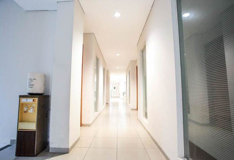 בית מלון כפרי Legreen Suite Kuningan