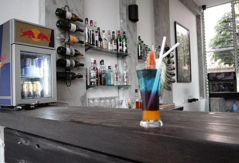 Отель Oak Ray Elephant Lake