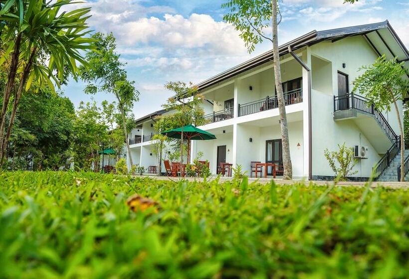 Отель Oak Ray Elephant Lake