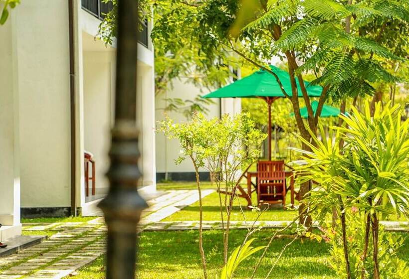 Отель Oak Ray Elephant Lake